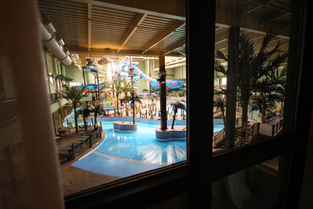 Maui Sands Resort & Indoor Water Park Сандаски Экстерьер фото
